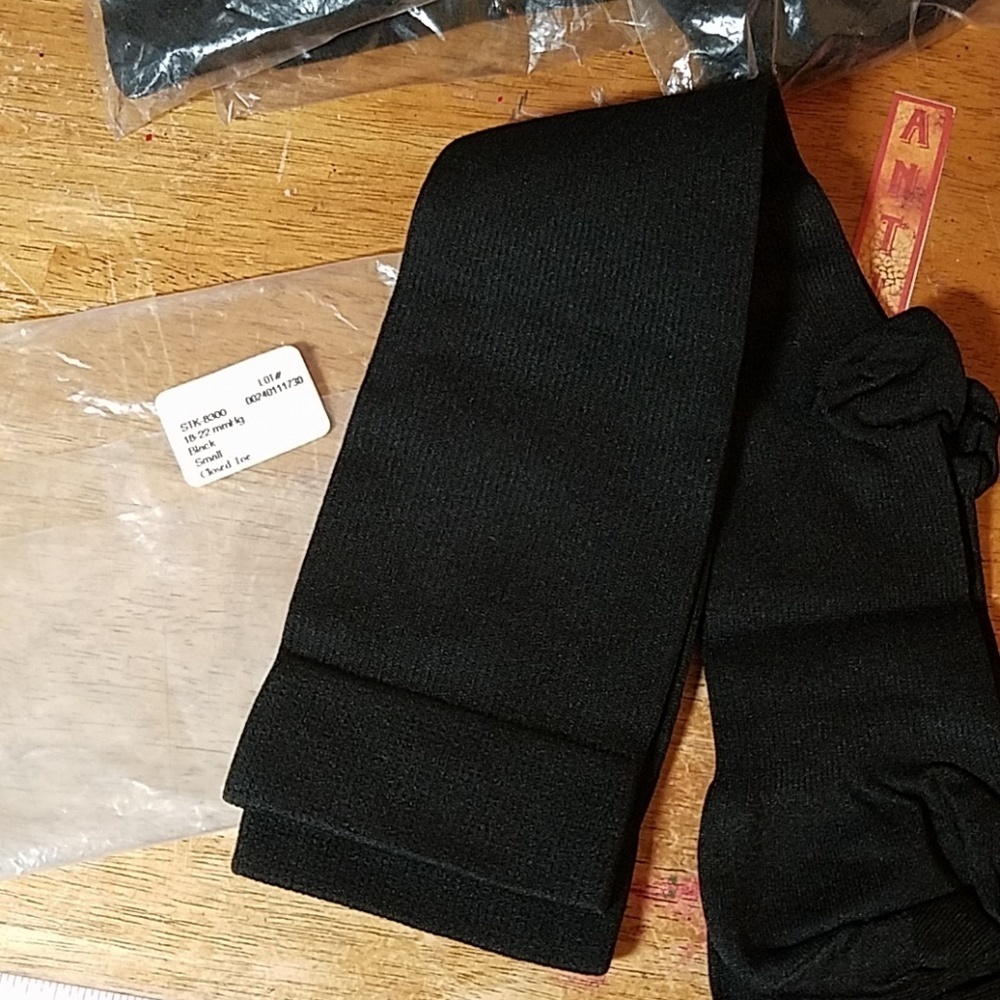 Compression Black Knee High Closed Toe 28-22 mmHg Small Stock 8300 New